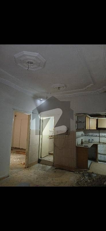 گلستانِِ جوہر ۔ بلاک 19 گلستانِ جوہر,کراچی میں 2 کمروں کا 4 مرلہ فلیٹ 35.0 لاکھ میں برائے فروخت۔