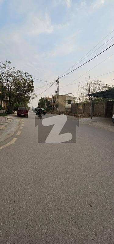 300 Sq Yds West Open Officially Bifurcated Plot