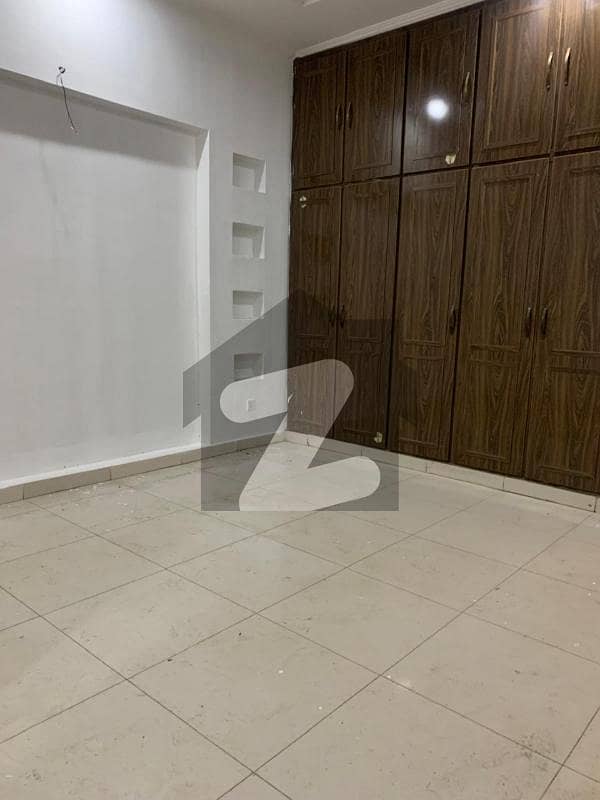 سیٹیلائیٹ ٹاؤن راولپنڈی میں 6 کمروں کا 8 مرلہ عمارت 3.0 لاکھ میں کرایہ پر دستیاب ہے۔ سیٹیلائیٹ ٹاؤن راولپنڈی میں 6 کمروں کا 8 مرلہ عمارت 3.0 لاکھ میں کرایہ پر دستیاب ہے۔