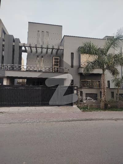 12 Marla Luxury House For Rent Bahria Town Lahore