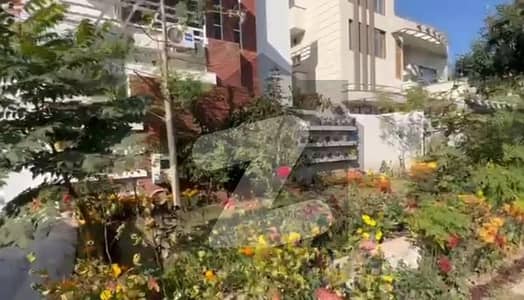 A Corner House Of 4500 Square Feet In D-12