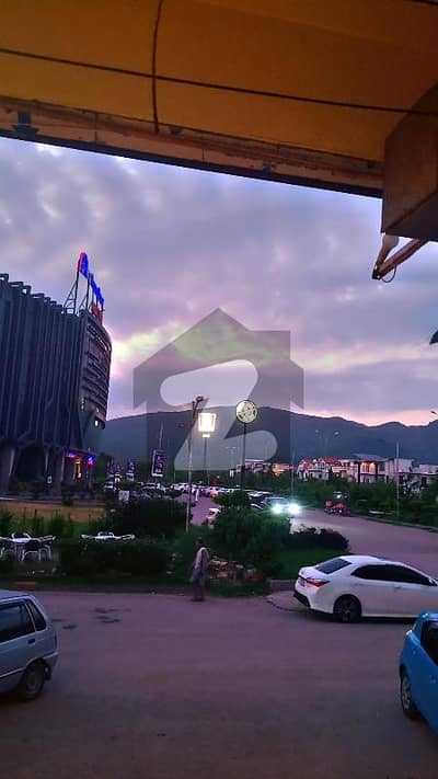 ڈی ۔ 12 اسلام آباد میں 8 مرلہ رہائشی پلاٹ 6.25 کروڑ میں برائے فروخت۔