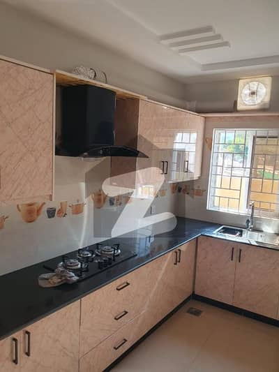 بحریہ انکلیو - سیکٹر این بحریہ انکلیو,بحریہ ٹاؤن,اسلام آباد میں 5 کمروں کا 8 مرلہ مکان 1.2 لاکھ میں کرایہ پر دستیاب ہے۔