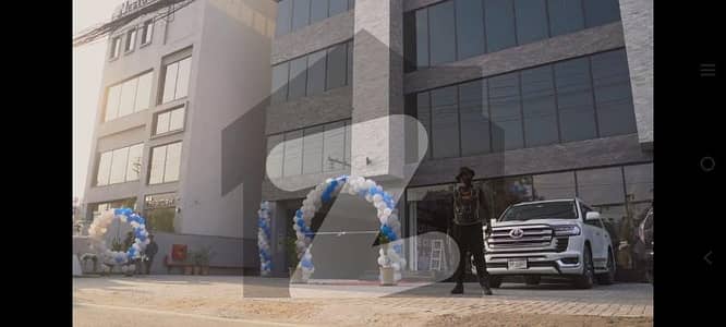 2 KANAL COMMERCIAL BUILDING AVAILABLE FOR SALE AT THE HOT LOCATION OF JOHAR TOWN MAIN BOULEVARD (RENTAL INCOME WORTH 85 LACS PER MONTH)