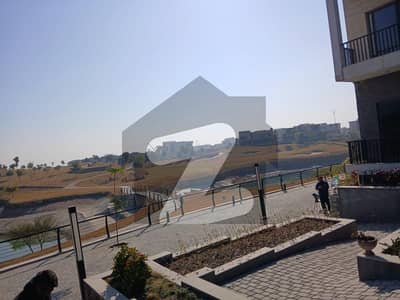 ایٹین کشمیر ہائی وے,اسلام آباد میں 1 کنال رہائشی پلاٹ 7.5 کروڑ میں برائے فروخت۔