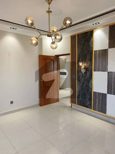 BRAND NEW APARTMENT LIFT WITH PARKING