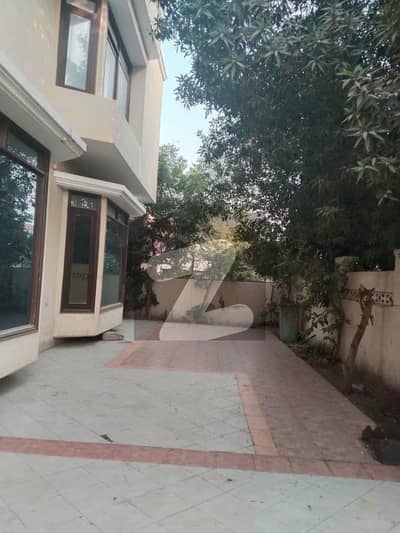 ڈی ایچ اے فیز 6 ڈی ایچ اے ڈیفینس,کراچی میں 6 کمروں کا 2 کنال مکان 43.0 کروڑ میں برائے فروخت۔