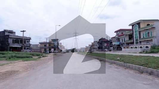 Plot For Sale 7 Marla