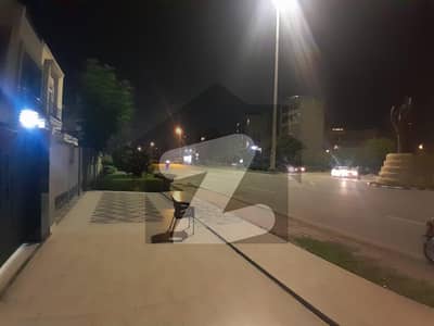 بحریہ آرچرڈ لاہور میں 5 کمروں کا 10 مرلہ مکان 4.1 کروڑ میں برائے فروخت۔