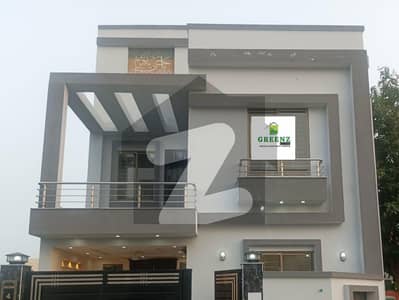 بحریہ آرچرڈ لاہور میں 3 کمروں کا 5 مرلہ مکان 1.5 کروڑ میں برائے فروخت۔