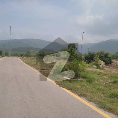 ڈی ۔ 12 اسلام آباد میں 1 کنال رہائشی پلاٹ 11.5 کروڑ میں برائے فروخت۔