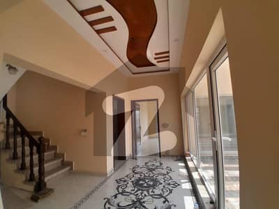 بحریہ آرچرڈ لاہور میں 3 کمروں کا 1 کنال بالائی پورشن 1.1 لاکھ میں کرایہ پر دستیاب ہے۔