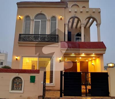 بحریہ آرچرڈ لاہور میں 3 کمروں کا 5 مرلہ مکان 2.0 کروڑ میں برائے فروخت۔