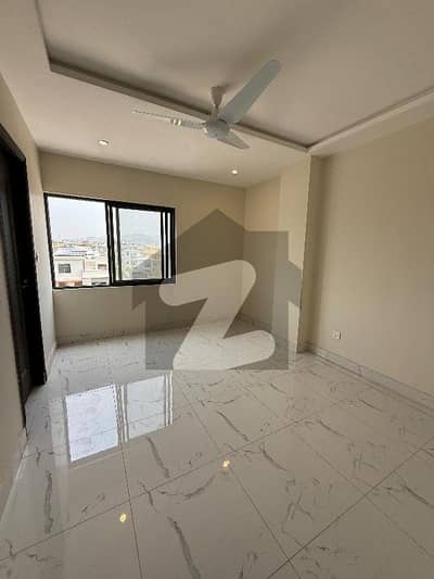 ماڈل ٹاؤن اگوکی اُگوکی,سیالکوٹ میں 5 کمروں کا 10 مرلہ مکان 2.95 کروڑ میں برائے فروخت۔