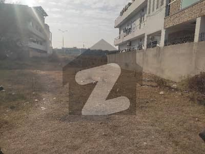 ڈی ۔ 12/2 ڈی ۔ 12,اسلام آباد میں 1 کنال رہائشی پلاٹ 11.0 کروڑ میں برائے فروخت۔