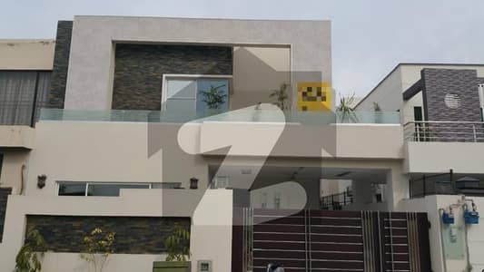 ڈی ایچ اے فیز 5 ڈیفنس (ڈی ایچ اے),لاہور میں 4 کمروں کا 10 مرلہ مکان 1.75 لاکھ میں کرایہ پر دستیاب ہے۔