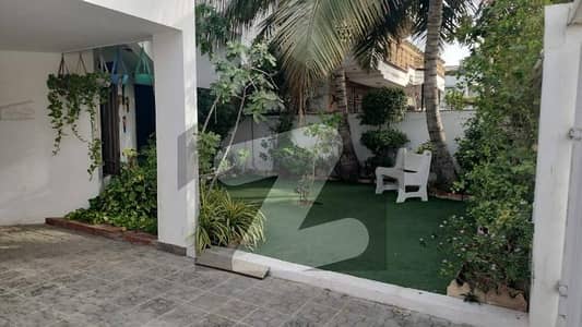 ڈی ایچ اے فیز 5 ڈی ایچ اے ڈیفینس,کراچی میں 3 کمروں کا 1 کنال مکان 9.65 کروڑ میں برائے فروخت۔