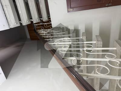 ماڈل ٹاؤن ۔ بلاک جی ماڈل ٹاؤن,لاہور میں 5 کمروں کا 1 کنال مکان 9.5 کروڑ میں برائے فروخت۔