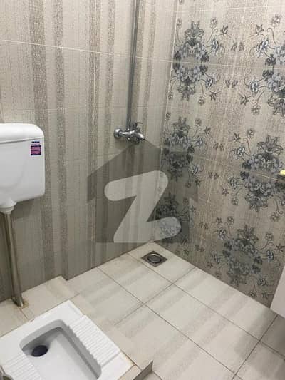 گرین ایکڑز ہاؤسنگ سوسائٹی لاہور میں 5 کمروں کا 6 مرلہ مکان 2.1 کروڑ میں برائے فروخت۔