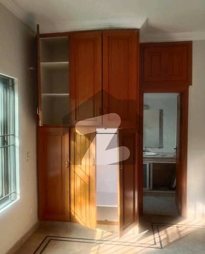 Upper Portion For rent In Rs. 250000 Upper Portion For rent In Rs. 250000