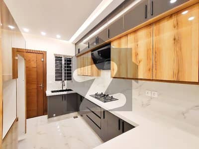 بحریہ ٹاؤن فیز 8 ۔ سفاری ویلی بحریہ ٹاؤن فیز 8,بحریہ ٹاؤن راولپنڈی,راولپنڈی میں 3 کمروں کا 7 مرلہ بالائی پورشن 45.0 ہزار میں کرایہ پر دستیاب ہے۔