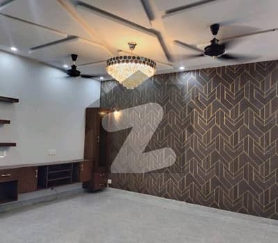 بحریہ ٹاؤن سیکٹر سی بحریہ ٹاؤن,لاہور میں 3 کمروں کا 5 مرلہ مکان 1.9 کروڑ میں برائے فروخت۔