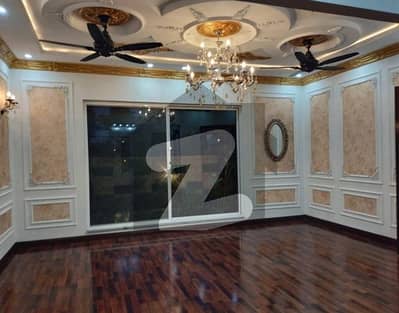 بحریہ ٹاؤن سیکٹر سی بحریہ ٹاؤن,لاہور میں 3 کمروں کا 5 مرلہ مکان 2.2 کروڑ میں برائے فروخت۔