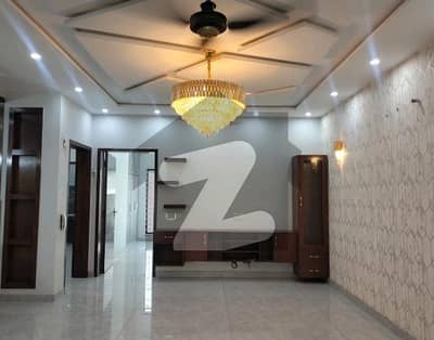 بحریہ ٹاؤن سیکٹر سی بحریہ ٹاؤن,لاہور میں 3 کمروں کا 5 مرلہ مکان 2.0 کروڑ میں برائے فروخت۔