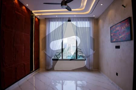 سٹی ہاؤسنگ سوسائٹی - بلاک بی سٹی ہاؤسنگ سوسائٹی,سیالکوٹ میں 4 کمروں کا 5 مرلہ مکان 2.6 کروڑ میں برائے فروخت۔