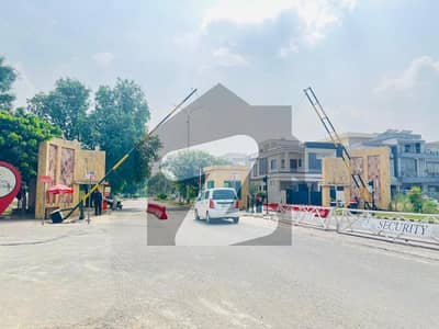 لیک سٹی رائیونڈ روڈ,لاہور میں 1 کنال رہائشی پلاٹ 5.5 کروڑ میں برائے فروخت۔