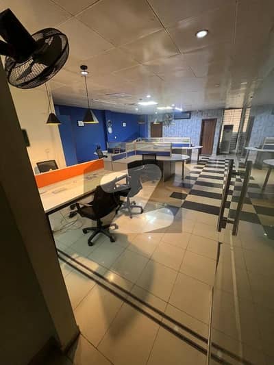 گارڈن ٹاؤن لاہور میں 1 کنال دفتر 2.6 لاکھ میں کرایہ پر دستیاب ہے۔