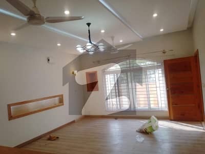 10 Marla Designer House Available For Rent Bahria Enclave