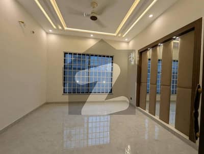 لیک سٹی رائیونڈ روڈ,لاہور میں 6 کمروں کا 7 مرلہ مکان 3.45 کروڑ میں برائے فروخت۔