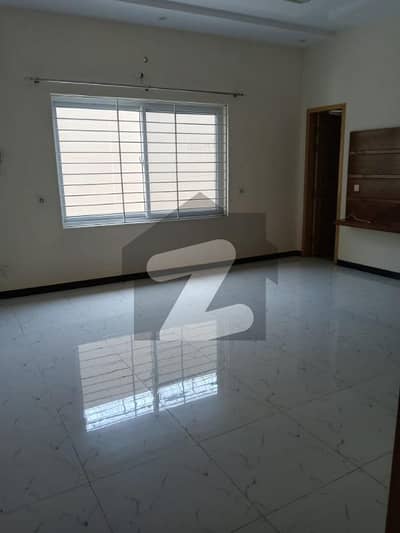 Lower Portion In I-8/2 For rent