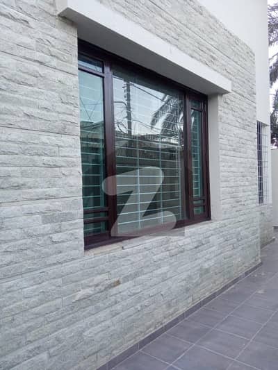 Prime Location House Of 400yards With Basement For Sale Off Shaheed-E-Millat Road