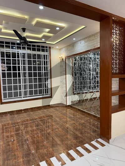 آئی ای پی انجینئرز ٹاؤن لاہور میں 6 کمروں کا 9 مرلہ مکان 3.95 کروڑ میں برائے فروخت۔ آئی ای پی انجینئرز ٹاؤن لاہور میں 6 کمروں کا 9 مرلہ مکان 3.95 کروڑ میں برائے فروخت۔