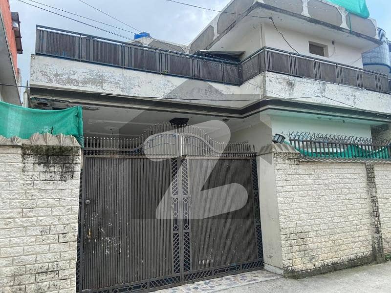 حسن ٹاؤن ایبٹ آباد میں 6 کمروں کا 10 مرلہ مکان 3.0 کروڑ میں برائے فروخت۔ حسن ٹاؤن ایبٹ آباد میں 6 کمروں کا 10 مرلہ مکان 3.0 کروڑ میں برائے فروخت۔