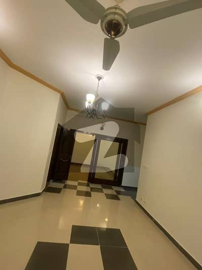 10 Marla 4 Bedrooms House For Sale.