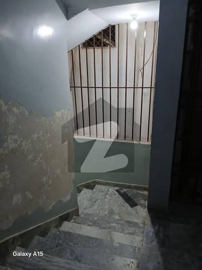 باتھ آئی لینڈ کراچی میں 3 کمروں کا 7 مرلہ فلیٹ 1.5 لاکھ میں کرایہ پر دستیاب ہے۔