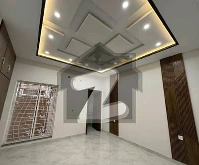 Stylish 10 Marla House For Sale In Central Block | Prime Location | Offered By Hadi Lines