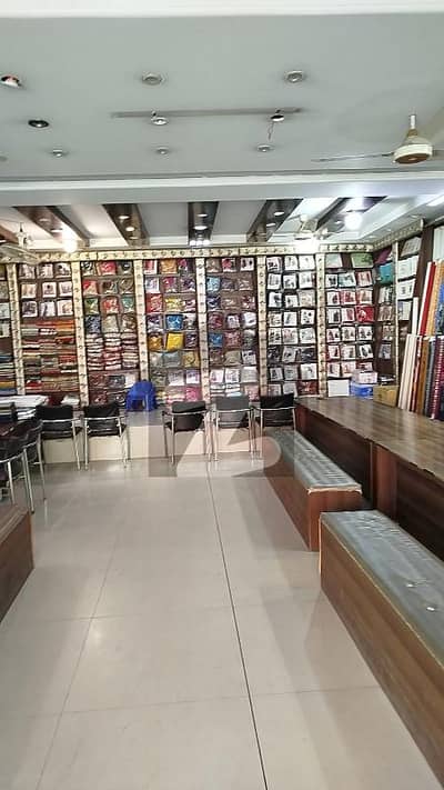 مادرملت روڈ لاہور میں 10 مرلہ دکان 3.5 لاکھ میں کرایہ پر دستیاب ہے۔