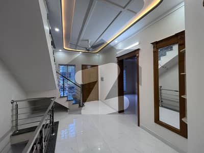 جی ۔ 14/4 جی ۔ 14,اسلام آباد میں 4 کمروں کا 4 مرلہ مکان 4.0 کروڑ میں برائے فروخت۔