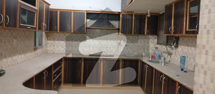 گلستانِِ جوہر ۔ بلاک 18 گلستانِ جوہر,کراچی میں 3 کمروں کا 9 مرلہ فلیٹ 1.5 کروڑ میں برائے فروخت۔