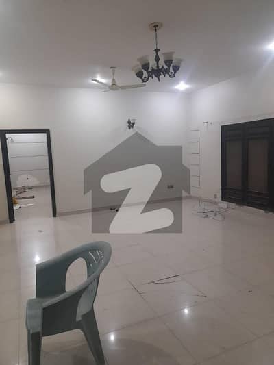 ڈی ایچ اے فیز 5 ڈی ایچ اے ڈیفینس,کراچی میں 3 کمروں کا 1 کنال زیریں پورشن 2.5 لاکھ میں کرایہ پر دستیاب ہے۔