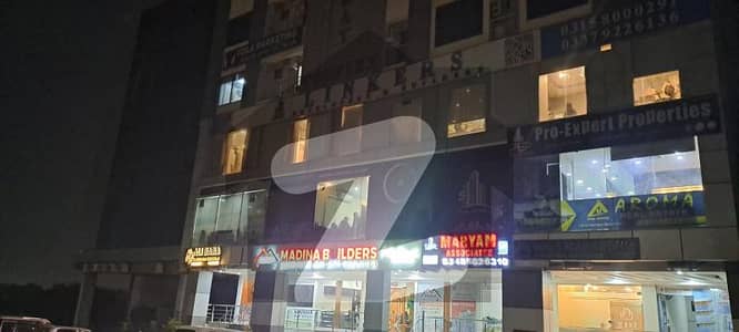 ڈائمنڈ مال اینڈ ریزیڈنسی گلبرگ گرینز,گلبرگ,اسلام آباد میں 3 کمروں کا 8 مرلہ فلیٹ 1.9 کروڑ میں برائے فروخت۔