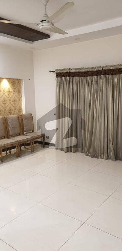 پنجاب گورنمنٹ ایمپلائیز سوسائٹی لاہور میں 4 کمروں کا 1 کنال مکان 2.75 لاکھ میں کرایہ پر دستیاب ہے۔