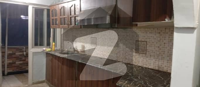 گلستانِِ جوہر ۔ بلاک 18 گلستانِ جوہر,کراچی میں 3 کمروں کا 9 مرلہ فلیٹ 1.4 کروڑ میں برائے فروخت۔