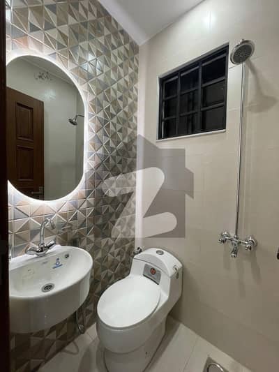 جی ۔ 13/2 جی ۔ 13,اسلام آباد میں 5 کمروں کا 7 مرلہ مکان 6.5 کروڑ میں برائے فروخت۔