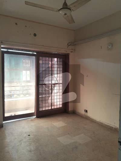 طارق روڈ کراچی میں 4 مرلہ دفتر 80.0 ہزار میں کرایہ پر دستیاب ہے۔