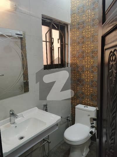 بحریہ ٹاؤن فیز 8 ۔ بلاک جی بحریہ ٹاؤن فیز 8,بحریہ ٹاؤن راولپنڈی,راولپنڈی میں 3 کمروں کا 1 کنال بالائی پورشن 82.0 ہزار میں کرایہ پر دستیاب ہے۔